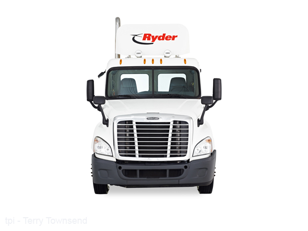 Freightliner_daycab_headon_04